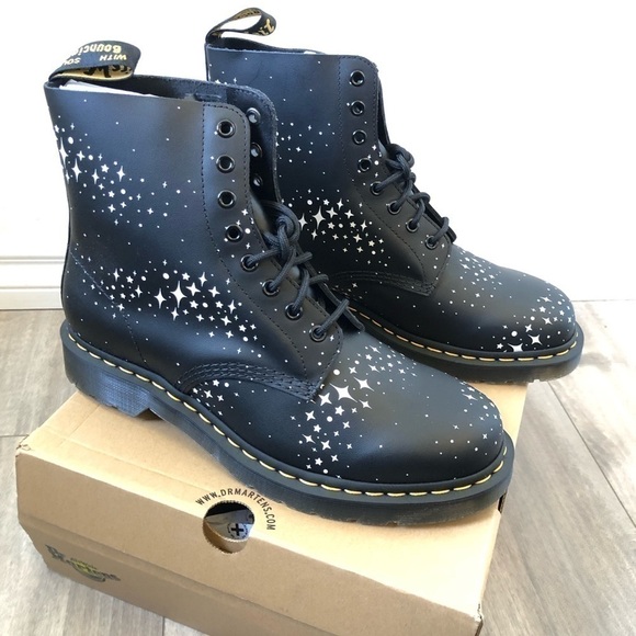 Dr. Martens 1460 PASCAL STARS LEATHER LACE UP BOOTS 11 M 12 W - Picture 2 of 9